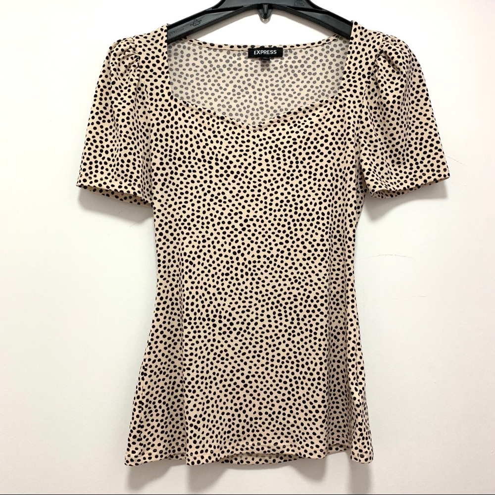 💕 NWOT Express Top